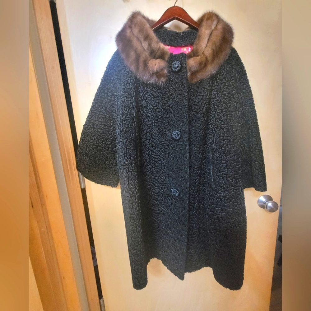 Vintage | REALPersian Lambs Wool Fur Coat | Mink Collar| Black